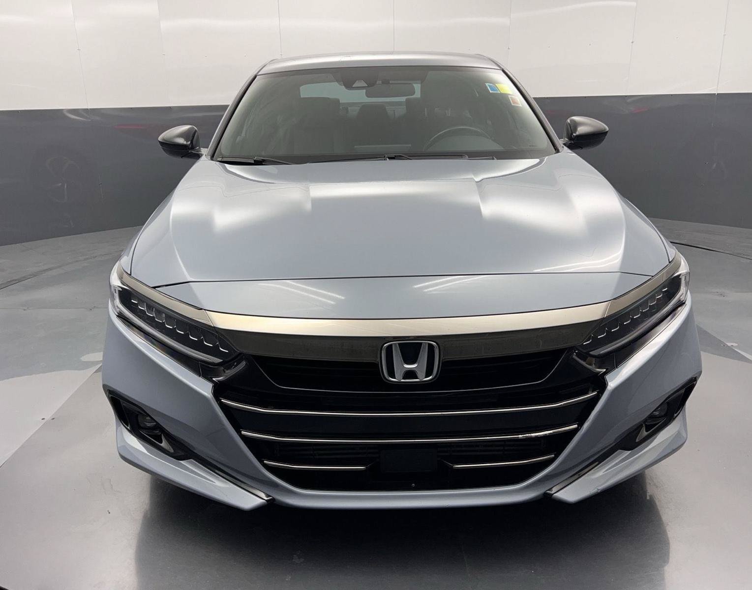 Used 2022 Honda Accord Sport image 2