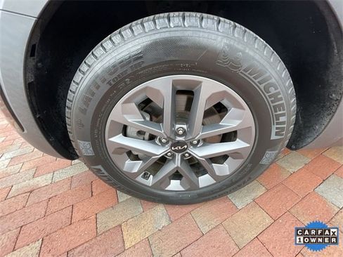 Used 2023 Kia Telluride LX image 10