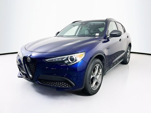 Used 2021 Alfa Romeo Stelvio Sprint w/ Nero Edizione AWD/4WD image 3