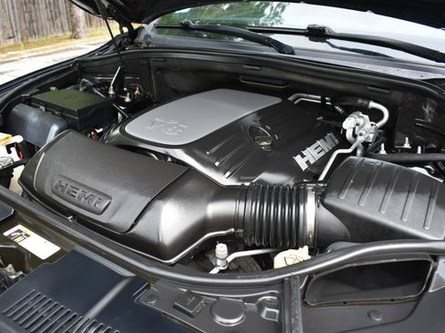 Used 2020 Dodge Durango R/T w/ Blacktop Package AWD/4WD image 37