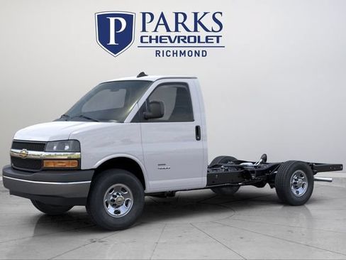 New 2025 Chevrolet Express 3500 w/ Power Convenience Package RWD image 3