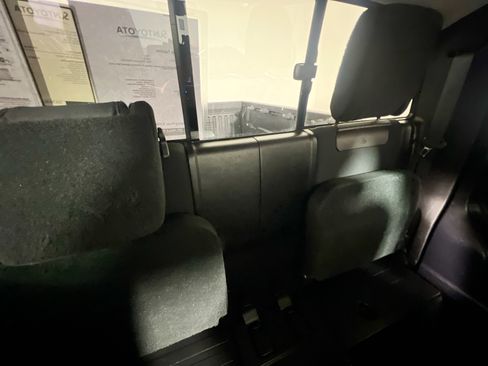 Used 2022 Toyota Tacoma SR5 image 32