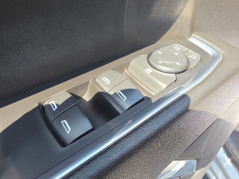 Used 2023 Chevrolet Silverado 1500 LT AWD/4WD image 32