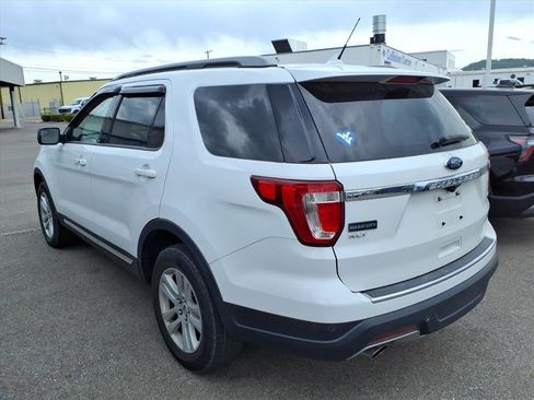 Used 2018 Ford Explorer XLT w/ Equipment Group 201A AWD/4WD image 4