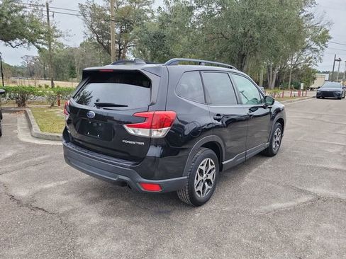 Used 2019 Subaru Forester Premium image 2
