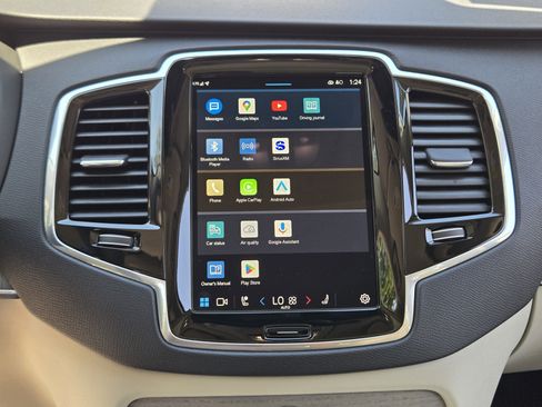 Certified 2025 Volvo XC90 B5 Plus w/ Protection Package Premier image 21