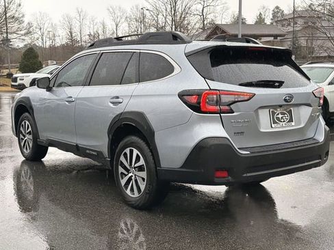 Certified 2025 Subaru Outback Premium image 5