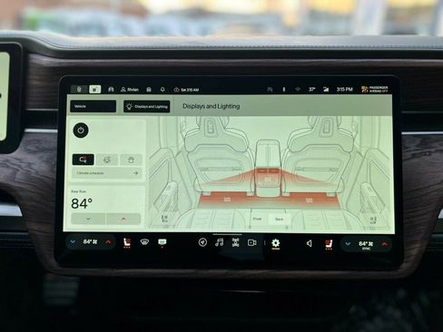 Used 2024 Rivian R1T Adventure image 30