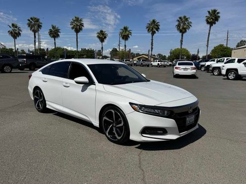 Used 2018 Honda Accord Sport image 2