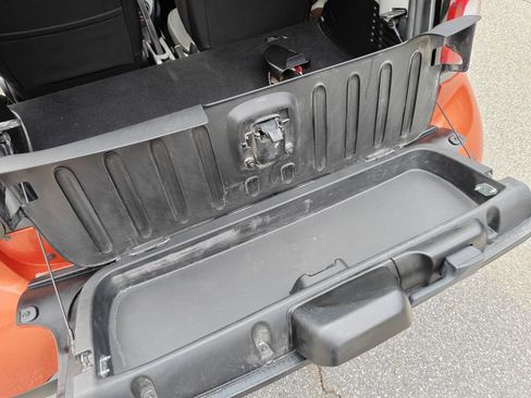 Used 2016 smart fortwo passion RWD image 13