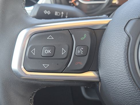 Used 2025 Jeep Wrangler Unlimited Sahara AWD/4WD image 29