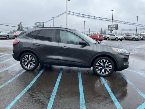 Used 2020 Ford Escape SE Sport image 6