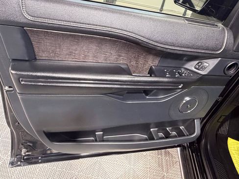 Used 2018 Ford Expedition Limited AWD/4WD image 26