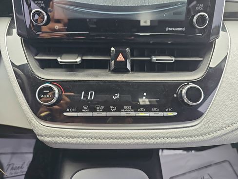 Used 2021 Toyota Corolla SE FWD image 25