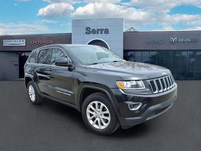 Used 2014 Jeep Grand Cherokee Laredo w/ 18" Wheel & 8.4" Radio Group