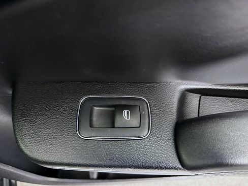 Used 2023 Chrysler 300 Touring w/ Safetytec Plus Group RWD image 31