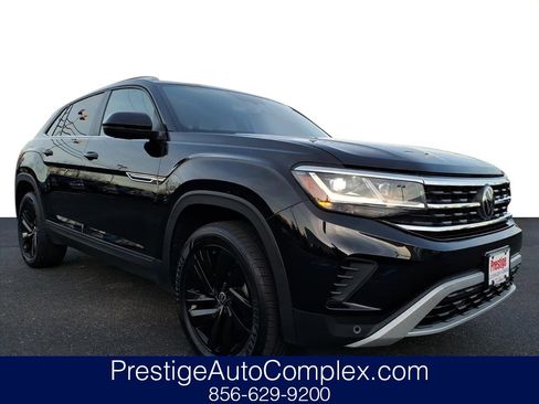 Certified 2023 Volkswagen Atlas Cross Sport SE w/ Black Wheel Package image 1