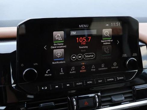 Used 2025 Nissan Pathfinder Platinum AWD/4WD image 19