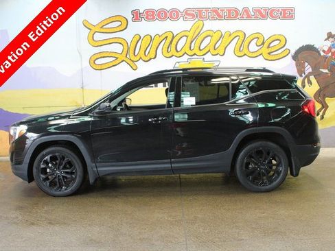 Used 2021 GMC Terrain SLE image 1