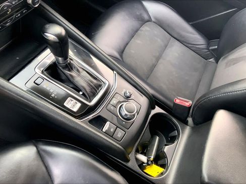 Used 2018 MAZDA CX-5 Touring w/ Preferred Equipment Package image 17