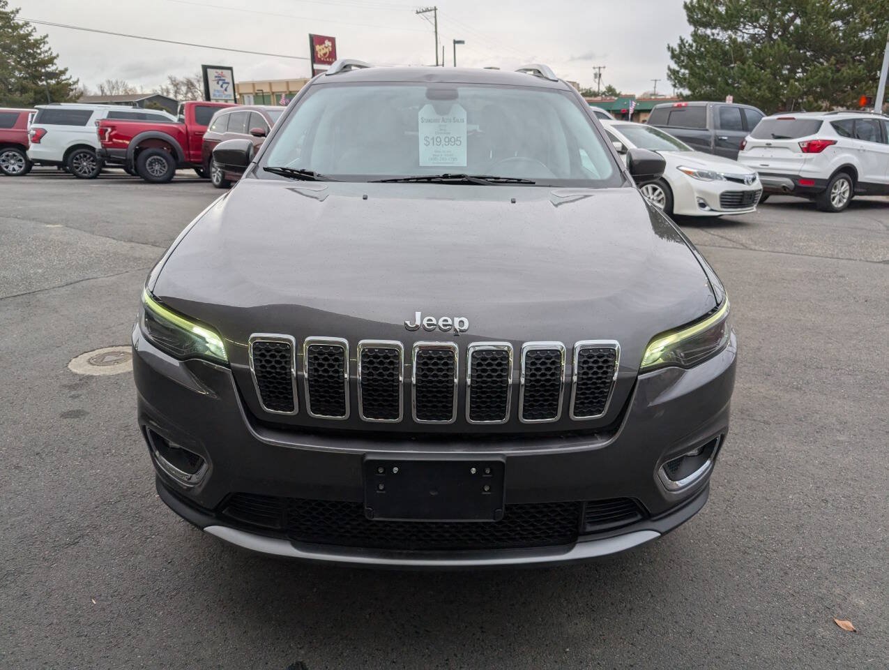 Used 2019 Jeep Cherokee Limited w/ Trailer Tow Group AWD/4WD image 2