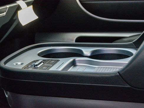 Certified 2026 Hyundai Ioniq 9 Calligraphy image 22