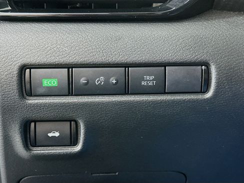 Used 2024 Nissan Sentra SV image 16