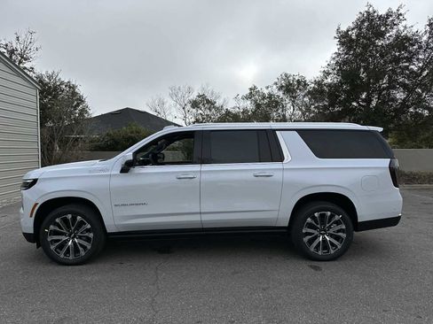 New 2026 Chevrolet Suburban High Country RWD image 3