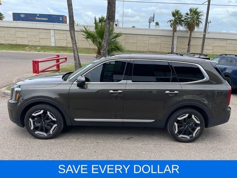 Used 2025 Kia Telluride S FWD image 3