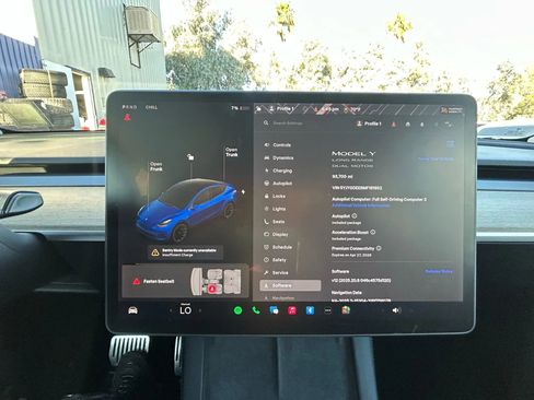 Used 2021 Tesla Model Y Long Range image 18