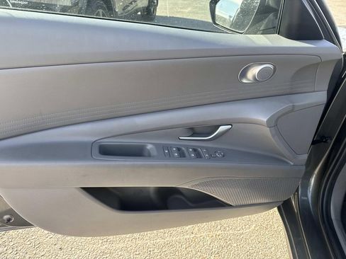 Used 2024 Hyundai Elantra SEL image 18