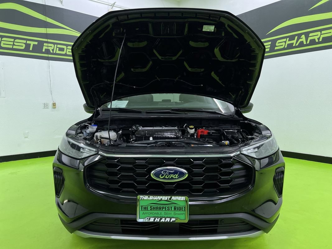 Used 2025 Ford Escape ST-Line AWD/4WD image 4
