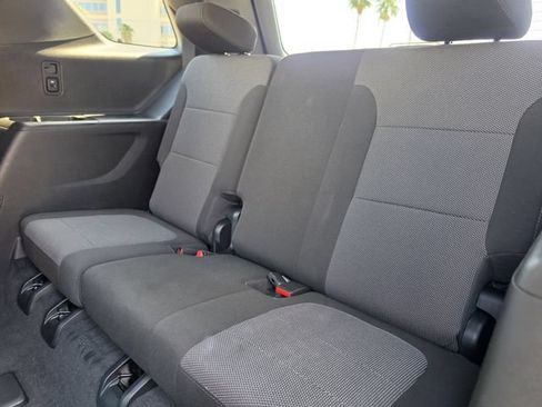 Used 2023 Chevrolet Traverse LT FWD image 14