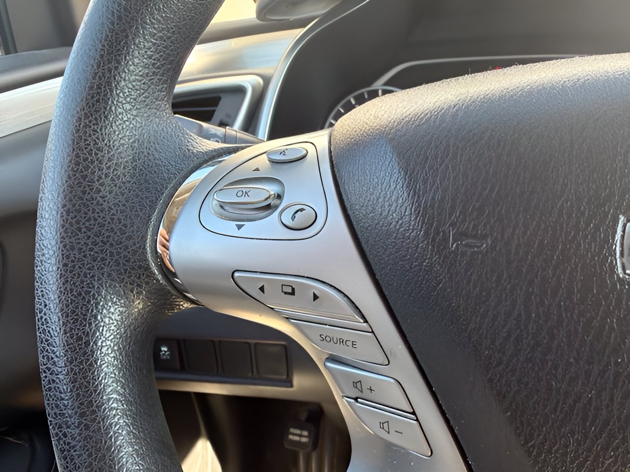 Used 2017 Nissan Murano S AWD/4WD image 17