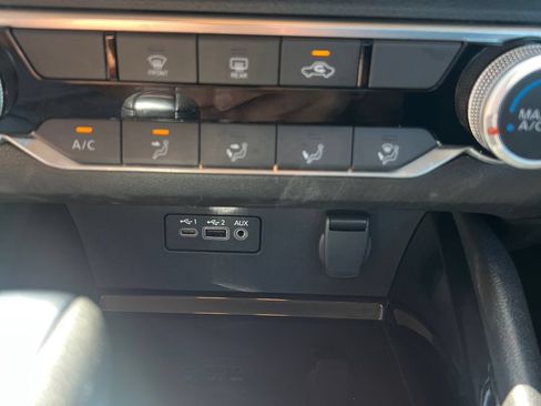 Used 2024 Nissan Altima 2.5 SV FWD image 31