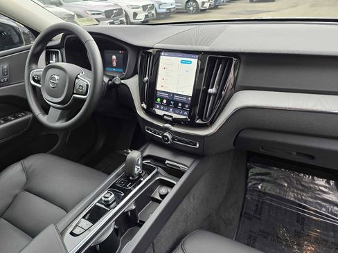 Certified 2025 Volvo XC60 B5 Plus image 10