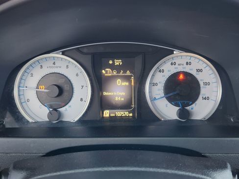 Used 2016 Toyota Camry SE image 19