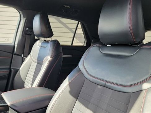 Used 2025 Ford Explorer ST-Line image 23