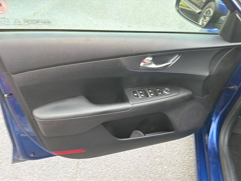 Used 2021 Kia Forte LXS FWD image 16