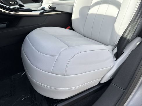 New 2025 Land Rover Range Rover Sport image 15