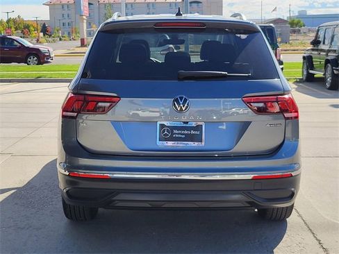 Used 2022 Volkswagen Tiguan SE w/ Panoramic Sunroof Package image 40