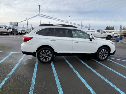 Used 2017 Subaru Outback 3.6R Limited image 6