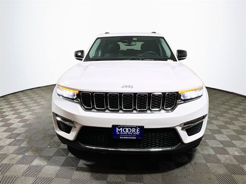 Used 2023 Jeep Grand Cherokee Limited image 3