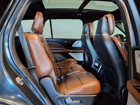Used 2021 Lincoln Aviator Reserve w/ Equipment Group 202A AWD/4WD image 11