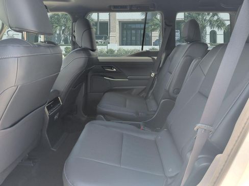 Certified 2025 Lexus GX 550 w/ Accessory Package (2T) AWD/4WD image 25