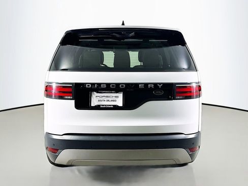 Used 2021 Land Rover Discovery S image 10