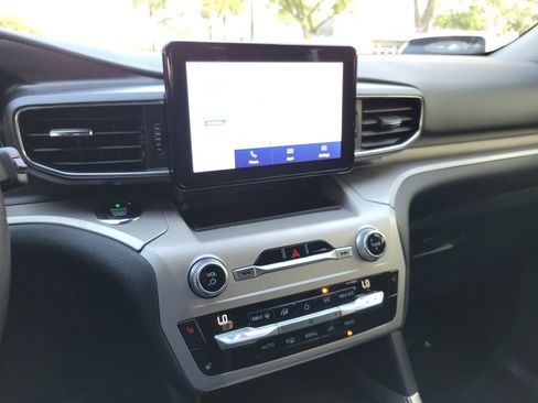 Used 2021 Ford Explorer XLT w/ Equipment Group 202A RWD image 24