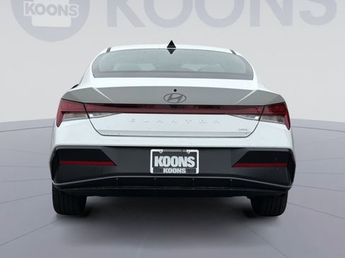 New 2026 Hyundai Elantra Limited FWD image 4
