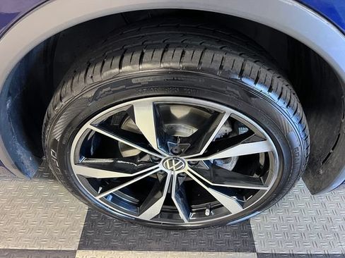 Certified 2022 Volkswagen Tiguan SEL R-Line AWD/4WD image 10
