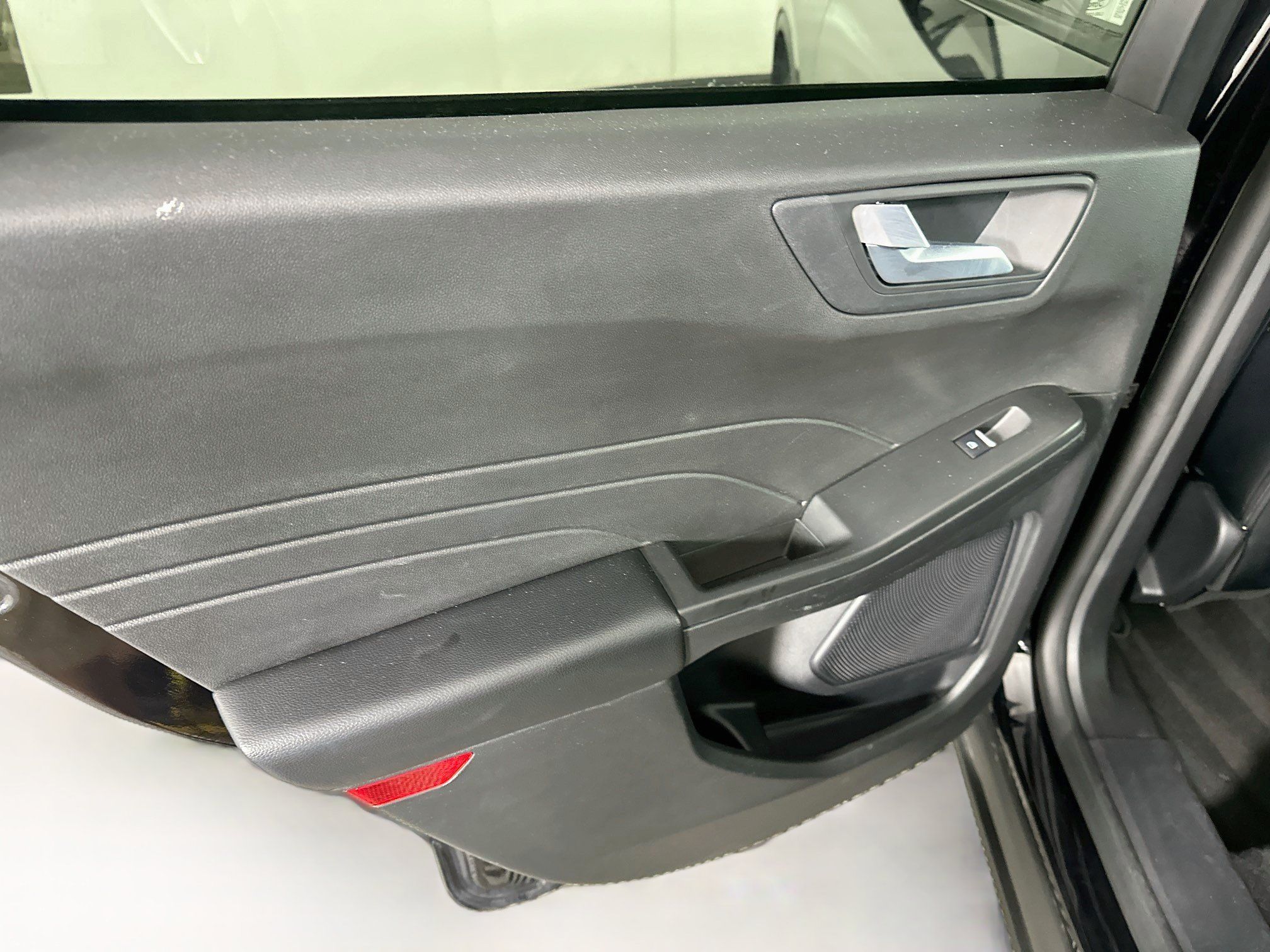 Used 2025 Ford Escape ST-Line FWD image 26